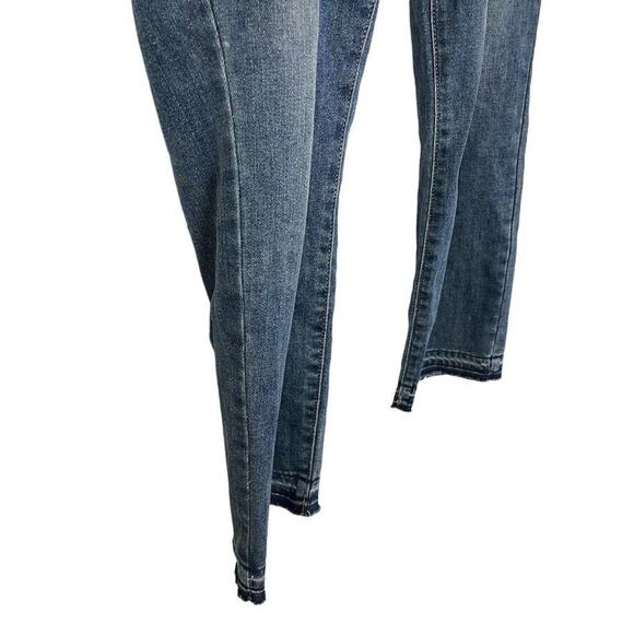 Old Navy Straight Mid Rise Raw Hem Womens Distressed Stretch Blue Jeans sz 14 - Picture 2 of 16